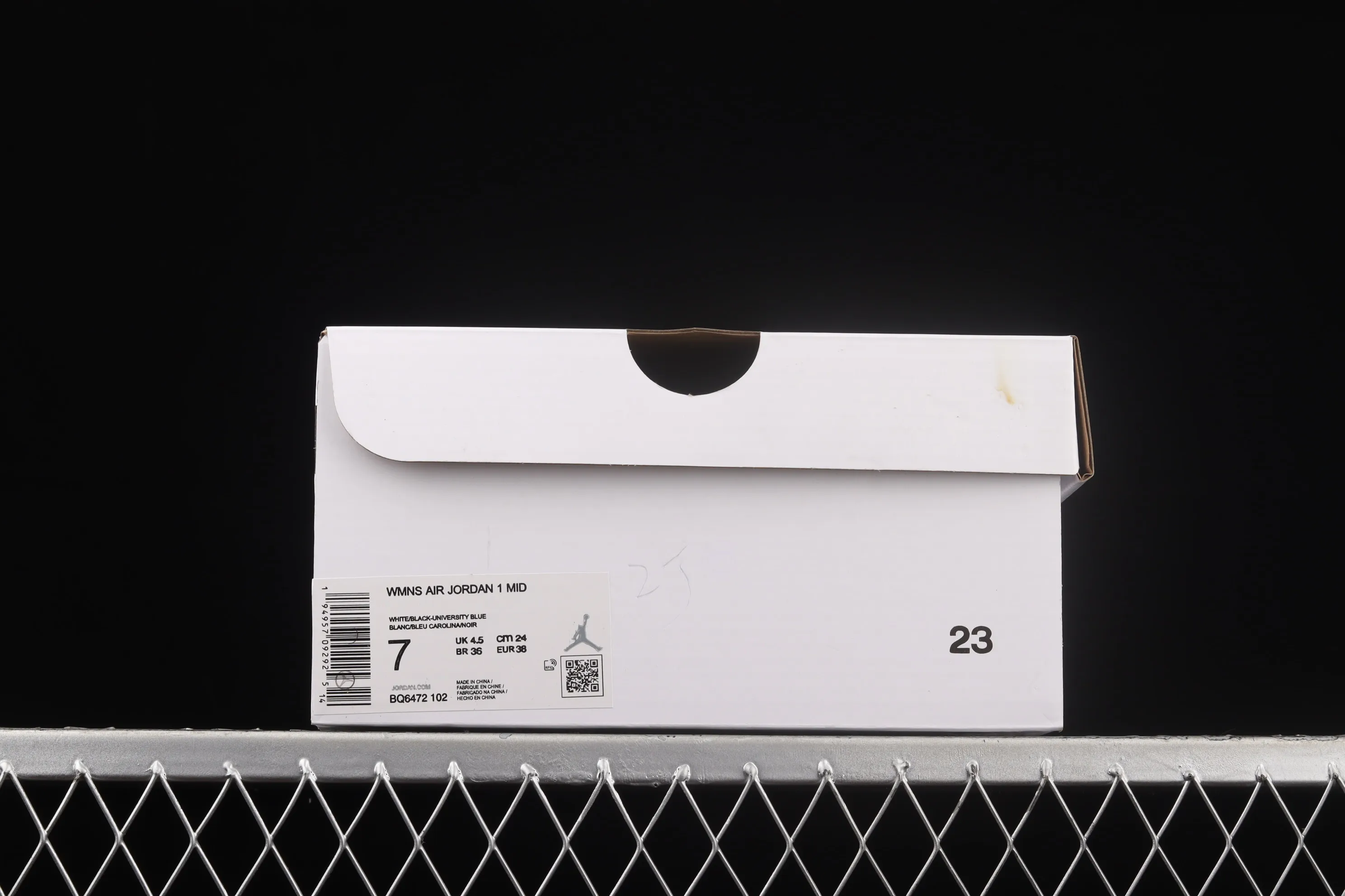 All categories Air Jordan Jordan series basketball shoes Air Jordan 1 Mid Different versions Air Jordan 1 Mid SE AJ1 Joe 1 black and white blue BQ6472-102